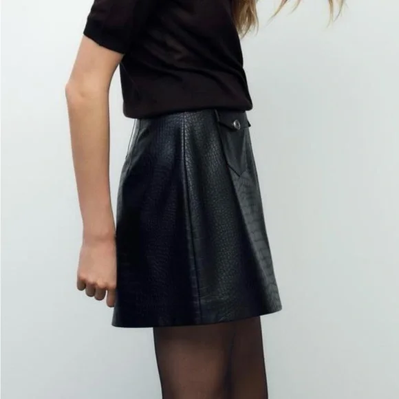 ZARA faux leather mini skirt - Picture 3 of 9